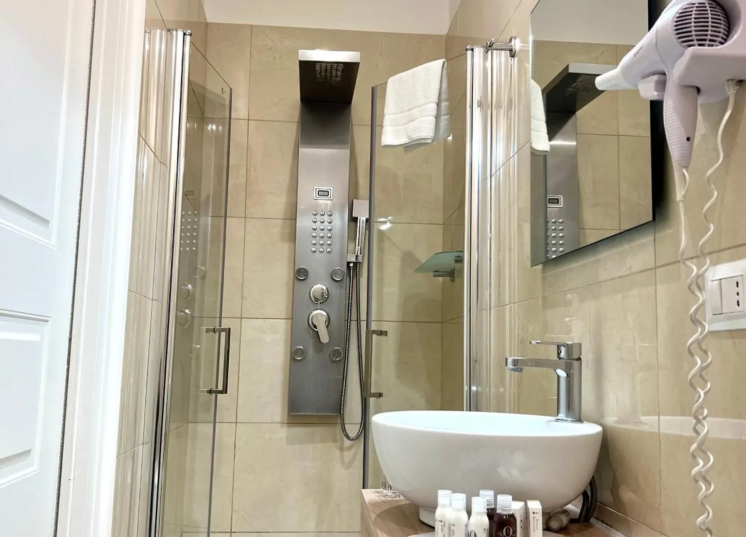 Miluar Relais - B&B - Vanvitelli Napoli 0*,  Italia
